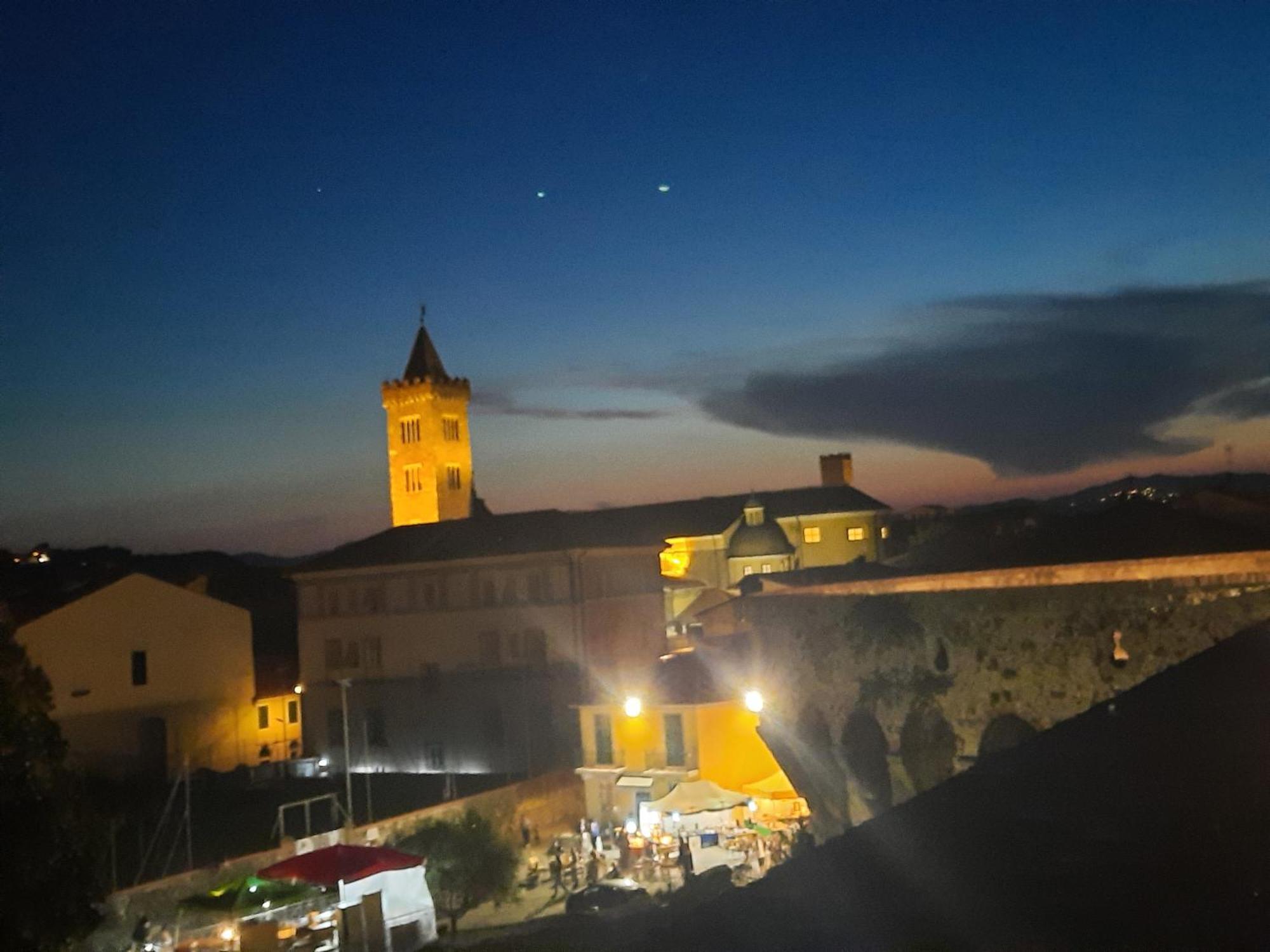 Opera Appartement Sarzana Buitenkant foto